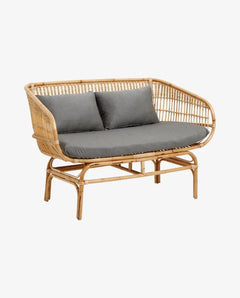 Nordal Bali Rattan Sofa mit grauen Kissen - Living-Oasis